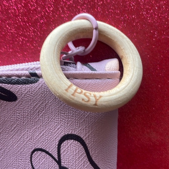 3/$10 Ipsy Glam Bag New Unused April 2020 Purple Lavender Flower Wooden Ring - Picture 2 of 4